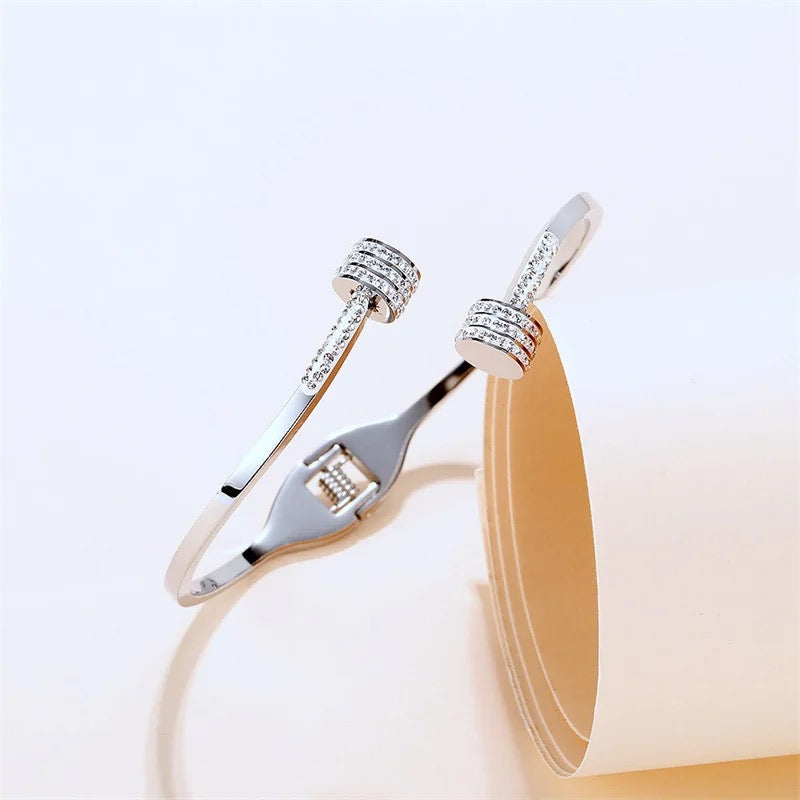 Scentorya Silver Plated Studded With Zircoina Diamond With Silver Bracelate