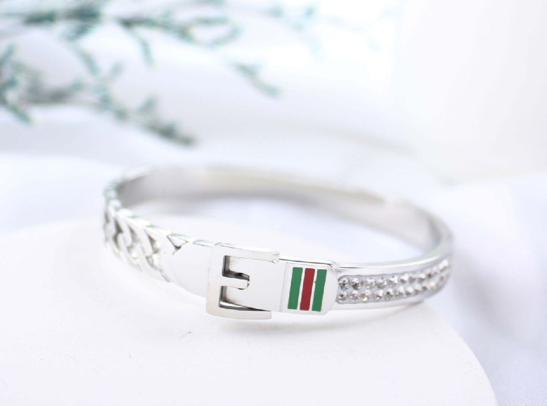 Scentorya Silver Plated Studded With Zircoina Diamond With Silver Bracelate