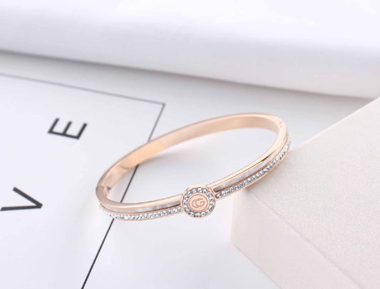 Scentorya Rose Gold Plated Studded With Zircoina Diamond With Rose Gold Bracelate