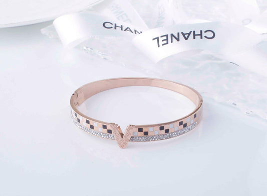 Scentorya Rose Gold Plated Studded With Zircoina Diamond With Rose Gold Bracelate