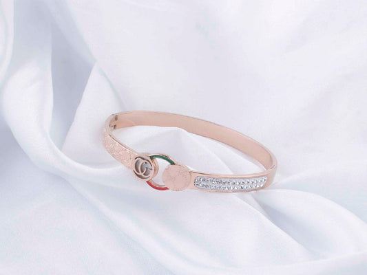Scentorya Rose Gold Plated Studded With Zircoina Diamond With Rose Gold Bracelate