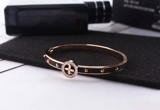 Scentorya Rose Gold Plated Studded With Zircoina Diamond With Rose Gold Bracelate