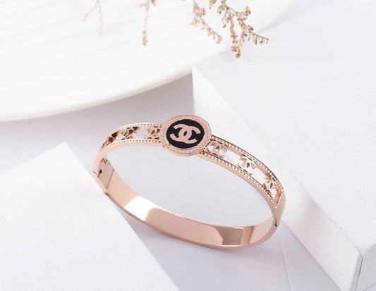 Scentorya Rose Gold Plated Studded With Zircoina Diamond With Rose Gold Bracelate