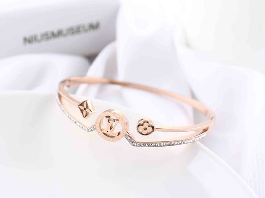 Scentorya Rose Gold Plated Studded With Zircoina Diamond With Rose Gold Bracelate