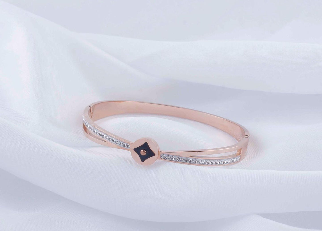Scentorya Rose Gold Plated Studded With Zircoina Diamond With Rose Gold Bracelate