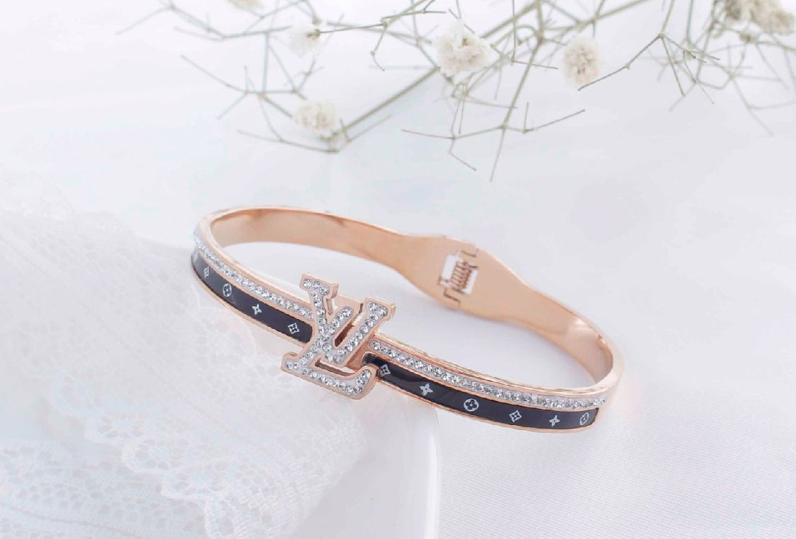 Scentorya Rose Gold Plated Studded With Zircoina Diamond With Rose Gold Bracelate