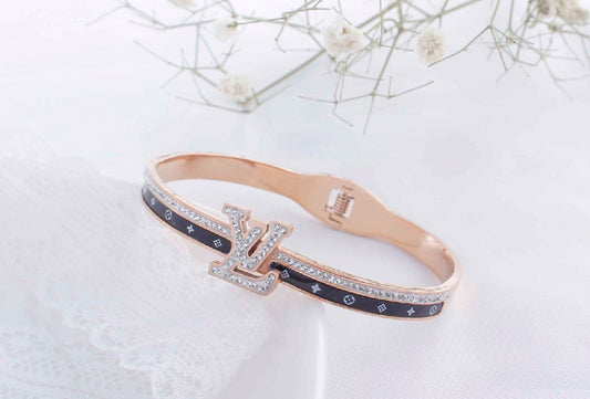 Scentorya Rose Gold Plated Studded With Zircoina Diamond With Rose Gold Bracelate