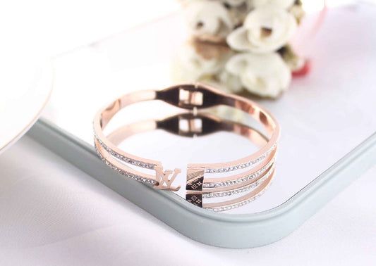 Scentorya Rose Gold Plated Studded With Zircoina Diamond With Rose Gold Bracelate
