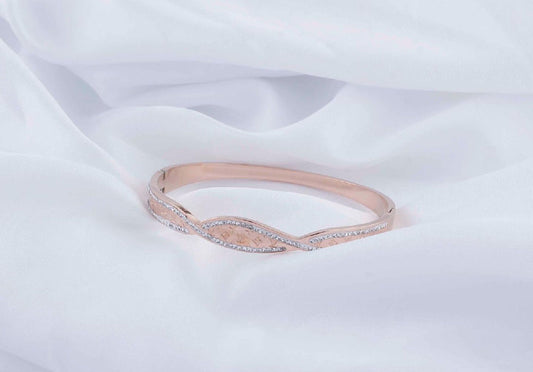 Scentorya Rose Gold Plated Studded With Zircoina Diamond With Rose Gold Bracelate