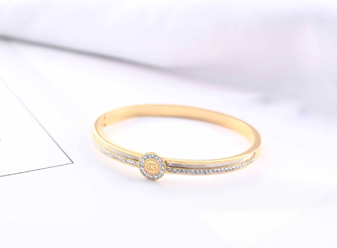 Scentorya  Gold Plated Studded With Zircoina Diamond With Gold Bracelate