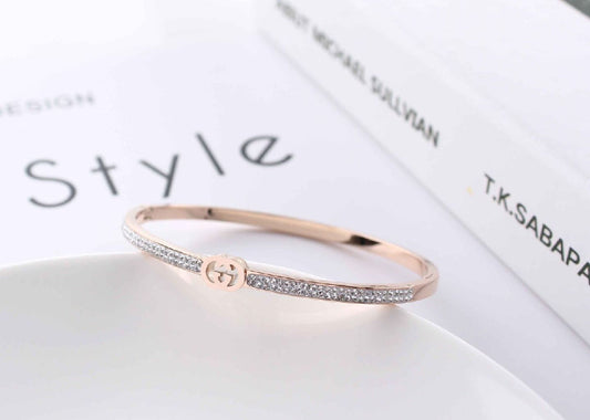 Scentorya Rose Gold Plated Studded With Zircoina Diamond With Rose Gold Bracelate