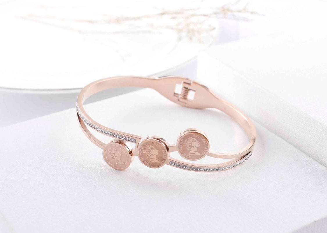 Scentorya Rose Gold Plated Studded With Zircoina Diamond With Rose Gold Bracelate