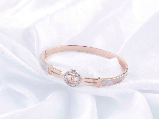 Scentorya Rose Gold Plated Studded With Zircoina Diamond With Rose Gold Bracelate
