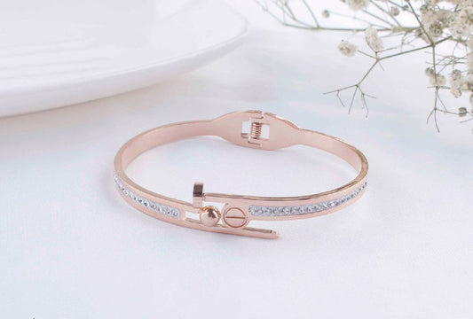 Scentorya Rose Gold Plated Studded With Zircoina Diamond With Rose Gold Bracelate
