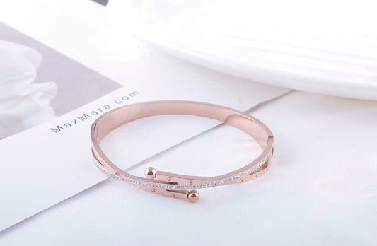 Scentorya Rose Gold Plated Studded With Zircoina Diamond With Rose Gold Bracelate