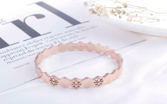 Scentorya Rose Gold Plated Studded With Zircoina Diamond With Rose Gold Bracelate