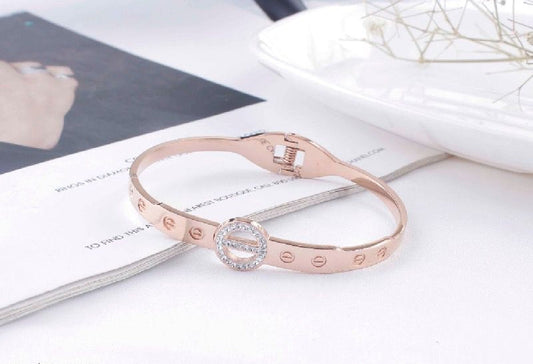 Scentorya Rose Gold Plated Studded With Zircoina Diamond With Rose Gold Bracelate