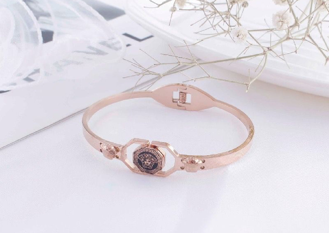 Scentorya Rose Gold Plated Studded With Zircoina Diamond With Rose Gold Bracelate