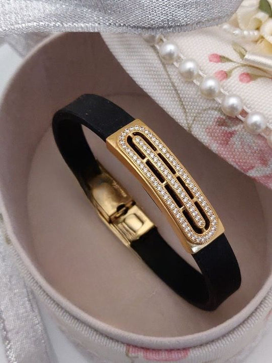 Scentorya  Gold Plated Studded With Zircoina Diamond With Gold Bracelate